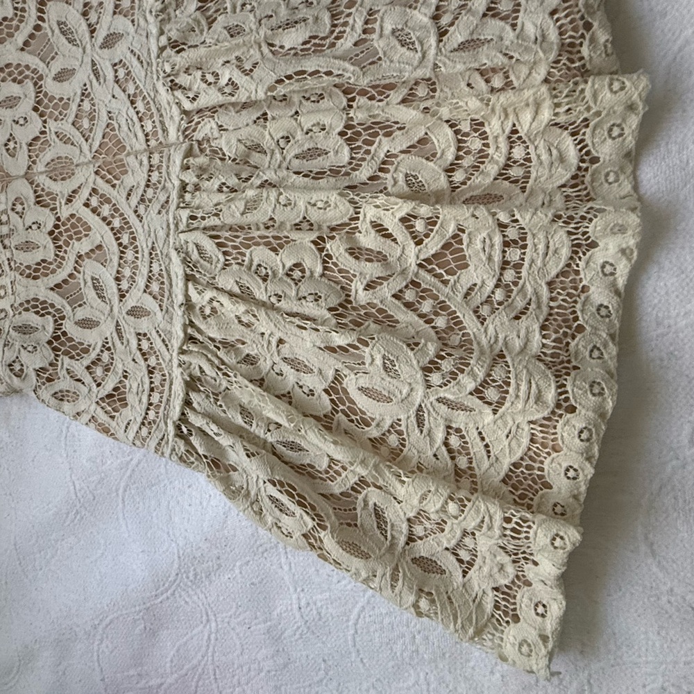 BCBGMaxAzria White Lace Dress Size 8 Halter Fit & Flare Mini  Summer NWOT - Picture 10 of 15